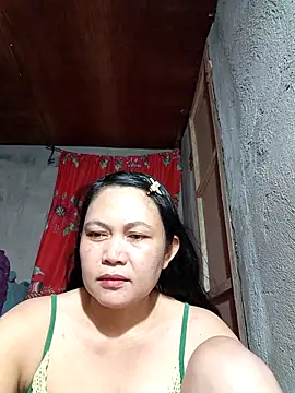 Snapshot of Everleigh_mom chatting on 24, 9, 2025 Everleigh mom online show from 24, 9, 2025