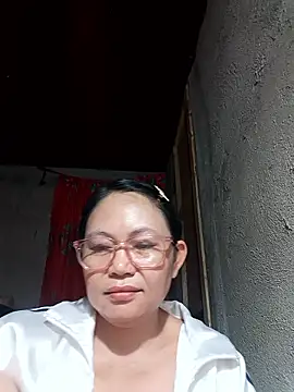 Everleigh mom online show from 17, 1, 2026