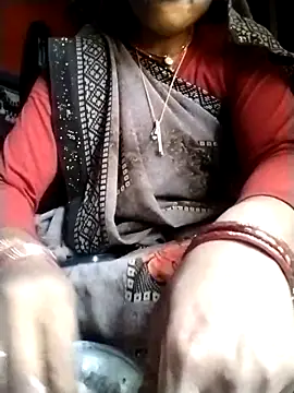 Snapshot of Hot_yasha chatting on 8, 10, 2025 Hot yasha online show from 8, 10, 2025