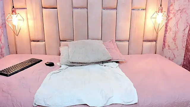 ALYANNA HOT  online show from 9, 9, 2025