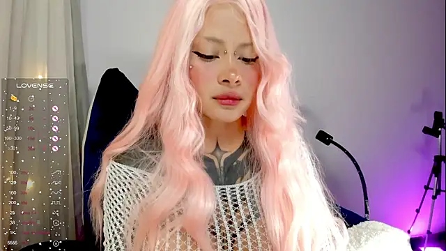 AlinaLukyanova online show from 10, 4, 2026