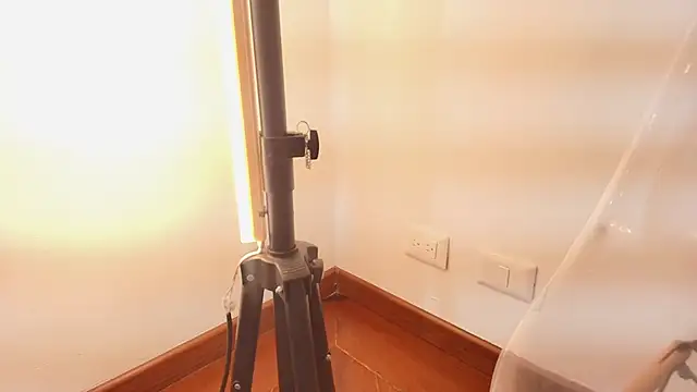 zarah andrew   online show from 7, 10, 2025