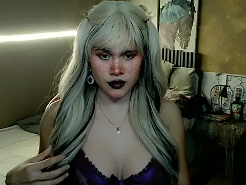 Snapshot of YllanaAltheaXxX chatting on 10, 5, 2026 YllanaAltheaXxX online show from 10, 5, 2026