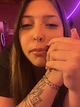 Snapshot of kiramedi chatting on 18, 9, 2025 kiramedi online show from 18, 9, 2025