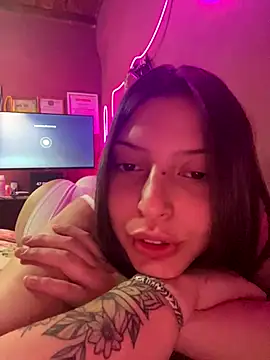 Snapshot of kiramedi chatting on 23, 9, 2025 kiramedi online show from 23, 9, 2025