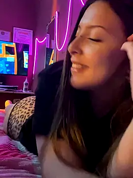 Snapshot of kiramedi chatting on 3, 11, 2025 kiramedi online show from 3, 11, 2025