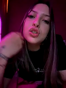 Snapshot of kiramedi chatting on 4, 11, 2025 kiramedi online show from 4, 11, 2025