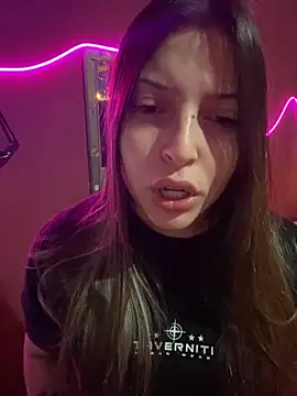 Snapshot of kiramedi chatting on 6, 11, 2025 kiramedi online show from 6, 11, 2025