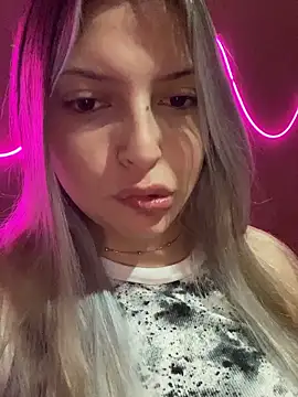 Snapshot of kiramedi chatting on 16, 11, 2025 kiramedi online show from 16, 11, 2025