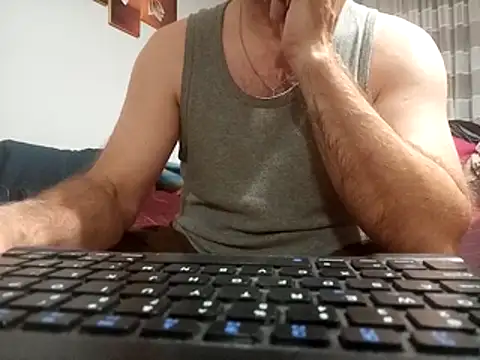 Snapshot of half_age chatting on 15, 11, 2025 half age online show from 15, 11, 2025