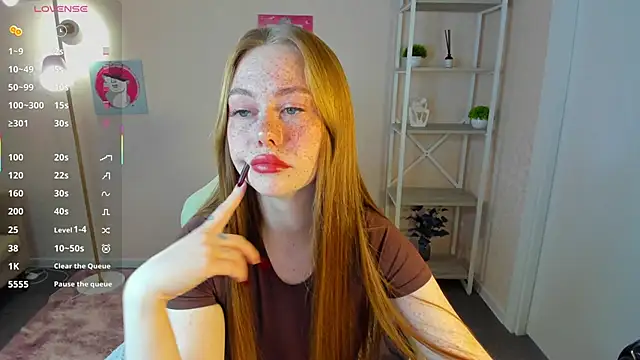 Roxy Sunnny online show from 7, 10, 2025