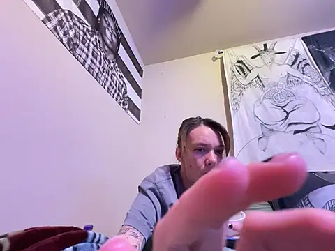 Snapshot of bratlipss chatting on 5, 2, 2026 bratlipss online show from 5, 2, 2026