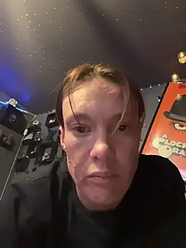 bratlipss online show from 28, 3, 2026