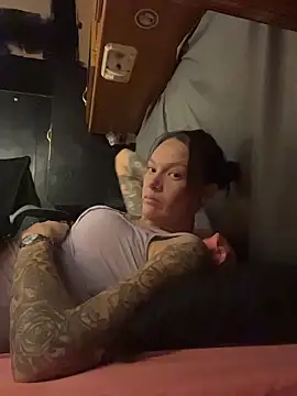 bratlipss online show from 18, 4, 2026