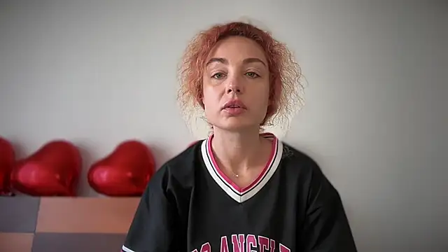 Reddgiirl online show from 11, 3, 2026