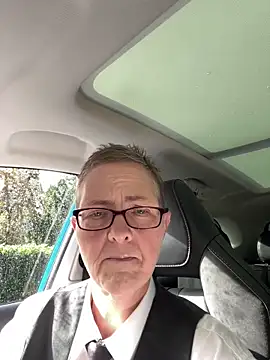 Curvy-Jinx online show from 10, 9, 2025