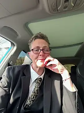 Curvy-Jinx online show from 4, 3, 2026