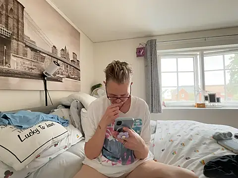 Snapshot of Curvy-Jinx chatting on 20, 6, 2026 Curvy-Jinx online show from 20, 6, 2026