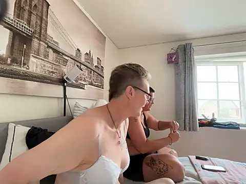 Snapshot of Curvy-Jinx chatting on 14, 7, 2026 Curvy-Jinx online show from 14, 7, 2026