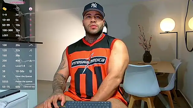 Snapshot of Michael_Salens chatting on 6, 11, 2025 Michael Salens online show from 6, 11, 2025