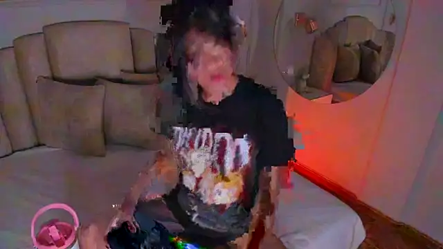 Snapshot of mia_kisses2 chatting on 26, 10, 2025 mia kisses2 online show from 26, 10, 2025