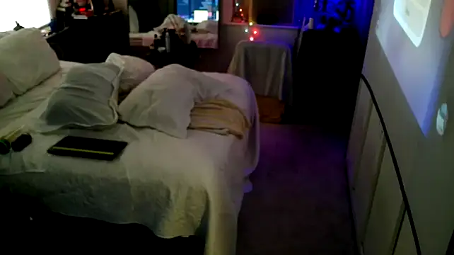 Luv2SuckBWC92 online show from 16, 10, 2025