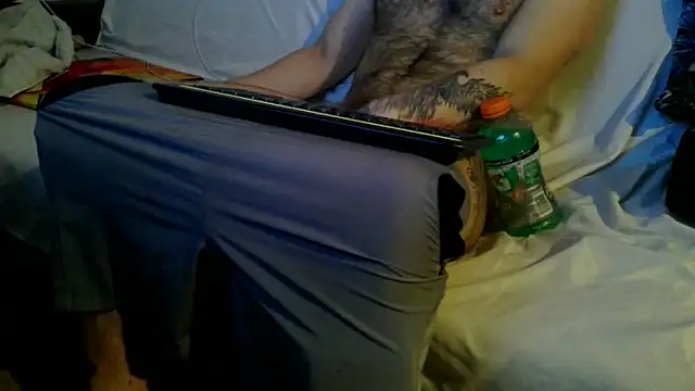 Luv2SuckBWC92 online show from 20, 10, 2025