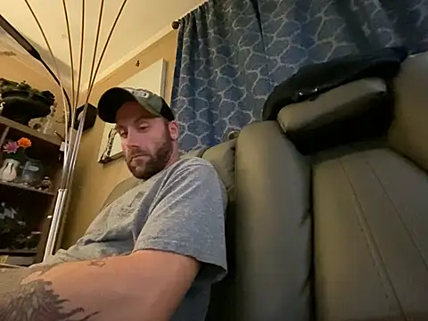 Luv2SuckBWC92 online show from 22, 7, 2026