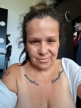 Snapshot of SinisterBabe chatting on 24, 10, 2025 SinisterBabe online show from 24, 10, 2025