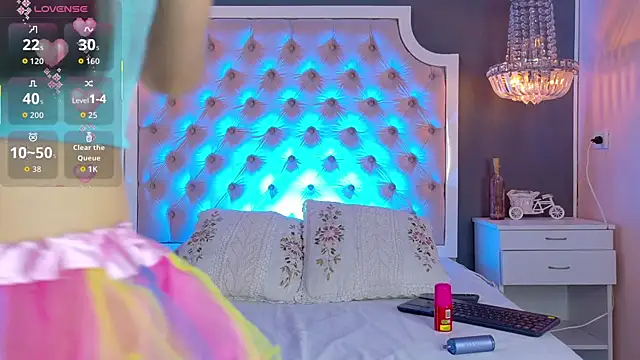 TifannyWolf  online show from 24, 9, 2025