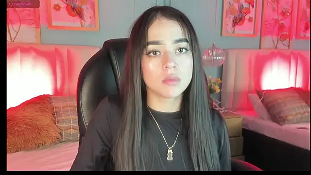 TifannyWolf  online show from 15, 11, 2025