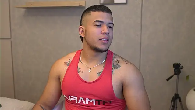 Snapshot of Thiago_Valente chatting on 5, 2, 2026 Thiago Valente online show from 5, 2, 2026