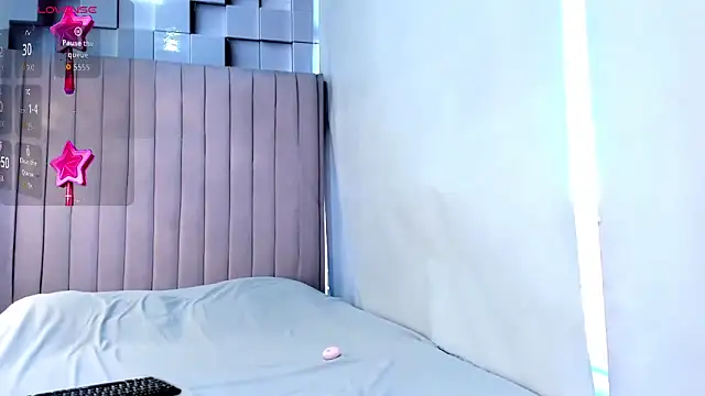 Snapshot of CandySays chatting on 22, 10, 2025 CandySays online show from 22, 10, 2025