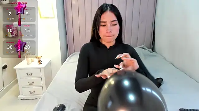 Snapshot of CandySays chatting on 30, 10, 2025 CandySays online show from 30, 10, 2025