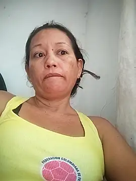 Snapshot of marinita13 chatting on 12, 9, 2025 marinita13 online show from 12, 9, 2025