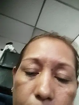 Snapshot of marinita13 chatting on 11, 11, 2025 marinita13 online show from 11, 11, 2025