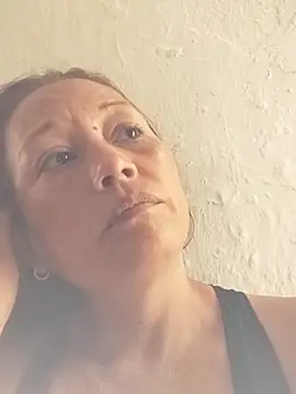 Snapshot of marinita13 chatting on 6, 1, 2026 marinita13 online show from 6, 1, 2026