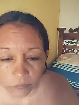 Snapshot of marinita13 chatting on 12, 1, 2026 marinita13 online show from 12, 1, 2026