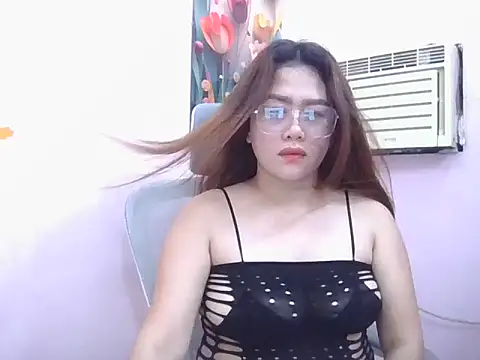 WildPussy4uxx online show from 5, 11, 2025