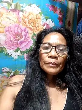 Snapshot of ImYourWoman_55 chatting on 8, 9, 2025 ImYourWoman 55 online show from 8, 9, 2025
