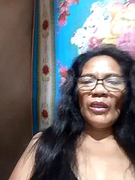 Snapshot of ImYourWoman_55 chatting on 10, 9, 2025 ImYourWoman 55 online show from 10, 9, 2025