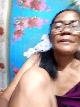 Snapshot of ImYourWoman_55 chatting on 29, 9, 2025 ImYourWoman 55 online show from 29, 9, 2025