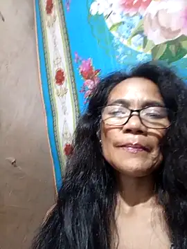 Snapshot of ImYourWoman_55 chatting on 24, 10, 2025 ImYourWoman 55 online show from 24, 10, 2025