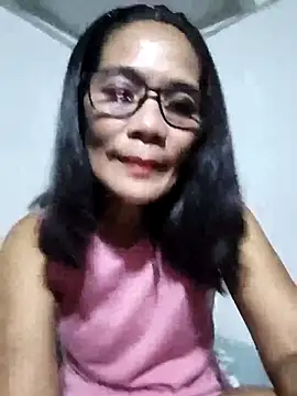 Snapshot of ImYourWoman_55 chatting on 30, 4, 2026 ImYourWoman 55 online show from 30, 4, 2026