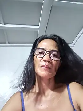 Snapshot of ImYourWoman_55 chatting on 1, 6, 2026 ImYourWoman 55 online show from 1, 6, 2026