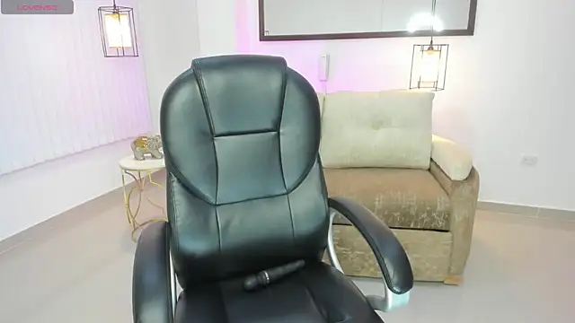 July Adams online show from 14, 3, 2026