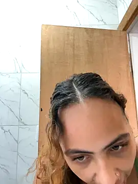 Snapshot of Chloe_Leaozinho chatting on 4, 11, 2025 Chloe Leaozinho online show from 4, 11, 2025