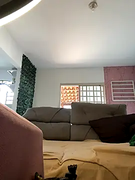 Snapshot of Chloe_Leaozinho chatting on 7, 11, 2025 Chloe Leaozinho online show from 7, 11, 2025