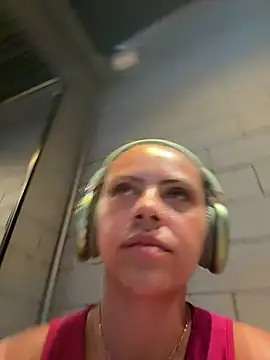 Chloe Leaozinho online show from 23, 2, 2026