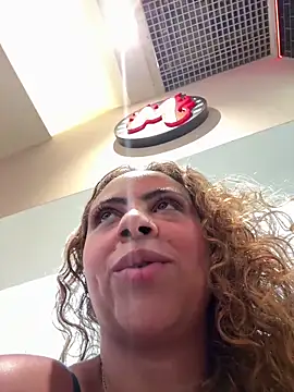 Chloe Leaozinho online show from 8, 3, 2026